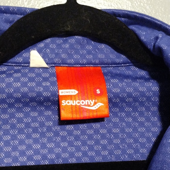 Saucony Women's Zip up Athletic top purple pink size S - Picture 3 of 3